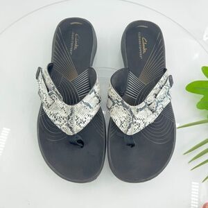Clarks Women's Breeze Sea Sandal Size 10 Comfy Thong Slide Snake Casual Beach